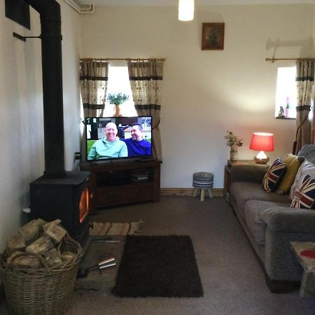 Cosy Rural Cottage Peak District, Pets Welcome Hollinsclough Экстерьер фото