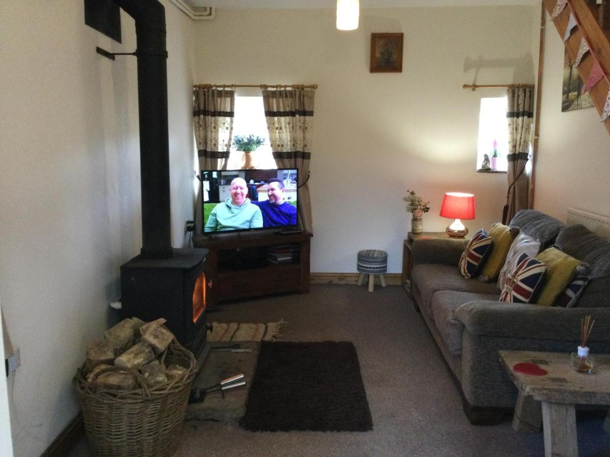 Cosy Rural Cottage Peak District, Pets Welcome Hollinsclough Экстерьер фото