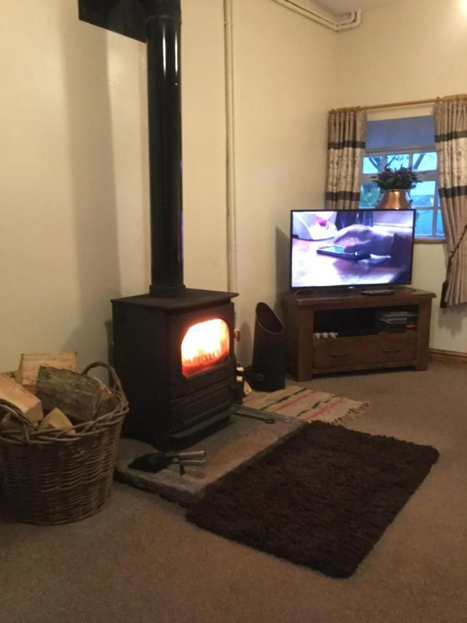 Cosy Rural Cottage Peak District, Pets Welcome Hollinsclough Экстерьер фото